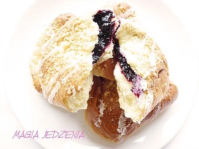 Domowe jagodzianki z kruszonką