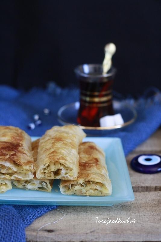 Börek z ciasta filo z ziemniakami