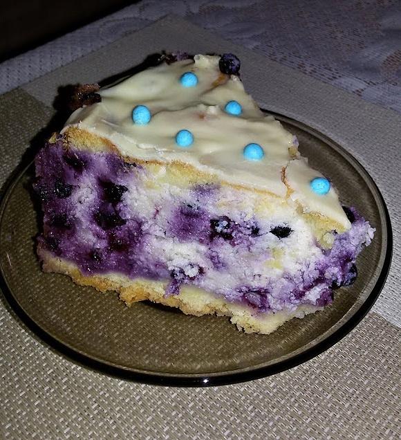 Sernik na kruchym spodzie z jagodami