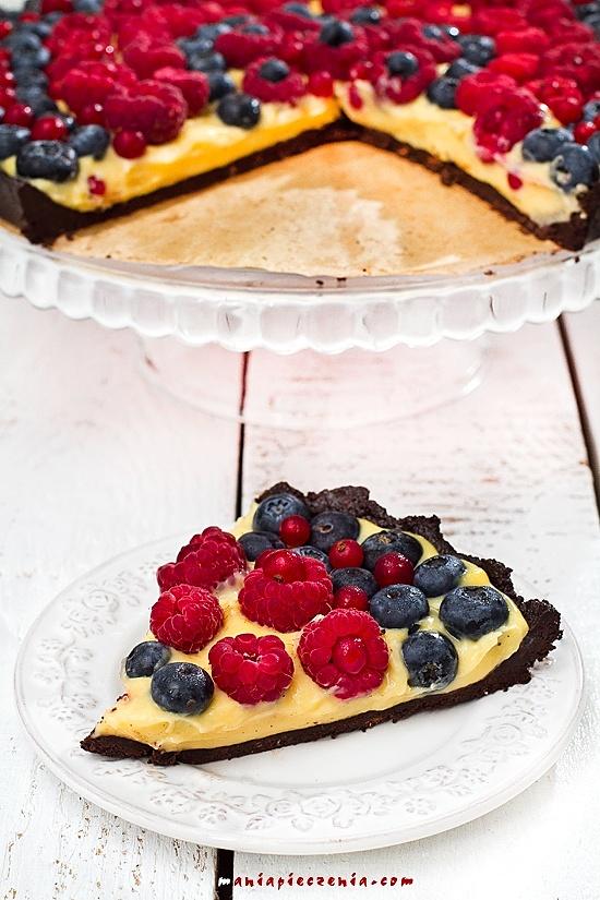 Szybka tarta z owocami lata bez pieczenia