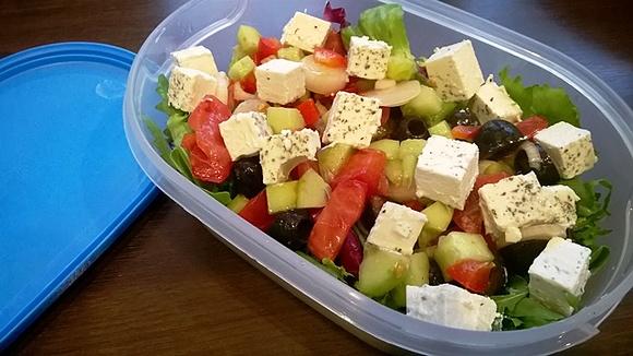 Lunch w pracy: sałatka a'la grecka