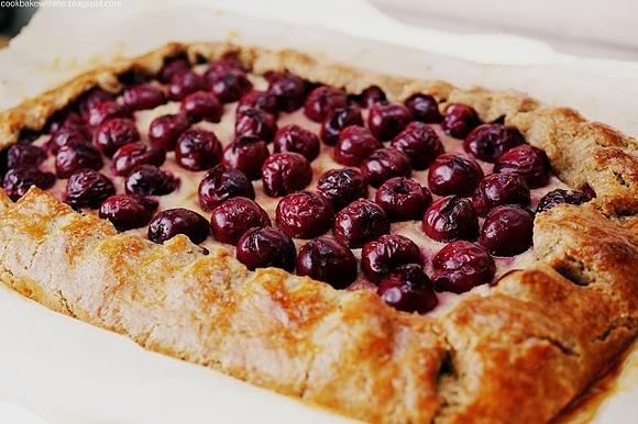 Galette z wiśniami i serem ricotta