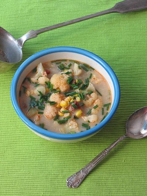Chowder z kalafiora i kukurydzy