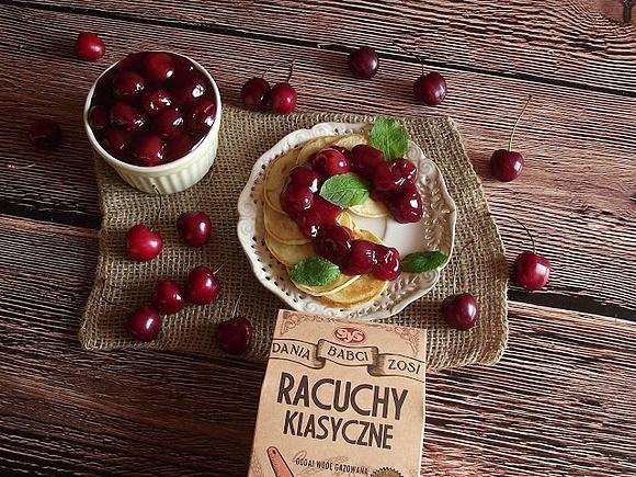 Racuszki z czereśniową frużeliną