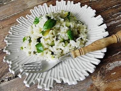 Risotto z dymką i cukinią prosty posiłek na upalny dzień