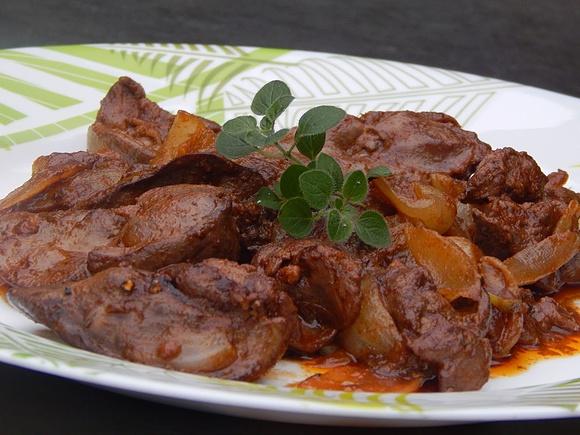 Wątróbka w papryce - przepis na soczystą potrawę