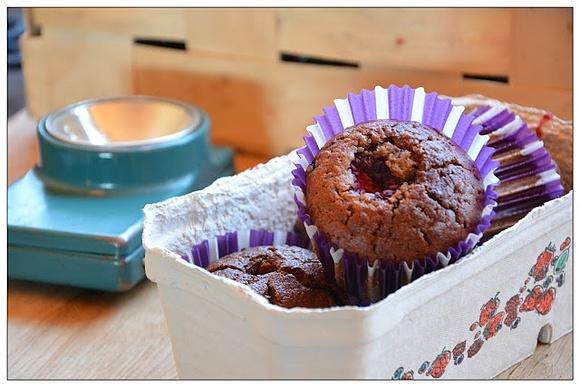 Muffinki kawowe z owocami i czekoladą