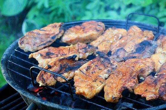 Grillowany boczek – sjesta w ogrodzie