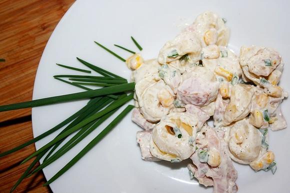 Weekendowa sałatka z ravioli