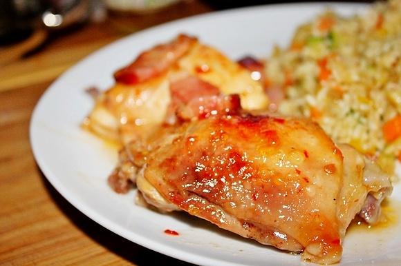 Kurczak z bekonem w słodkim sosie chilli