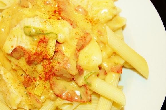 Kurczak z chorizo w sosie serowym
