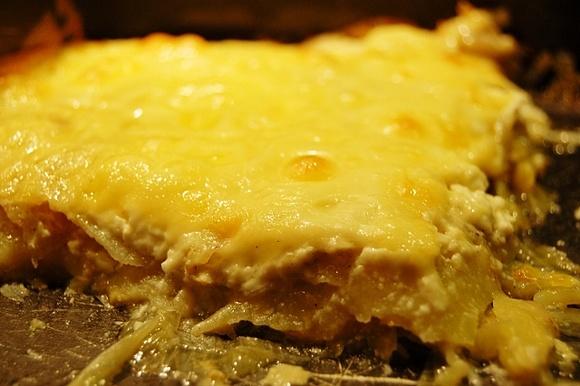 Zapiekanka z pora i ziemniaków w śmietanie – smakowity obiad