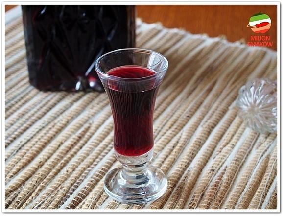 Wiśniówka - nalewka z wiśni, domowy przepis na wiśniówkę