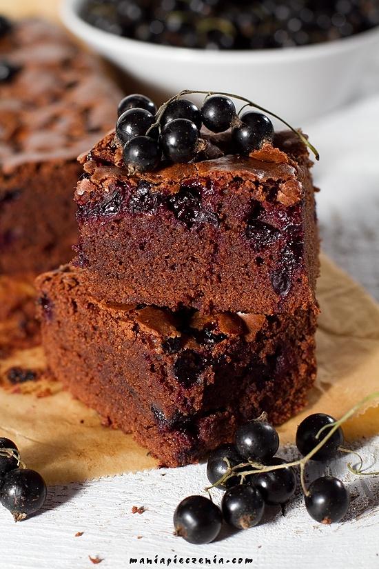 Brownie z czarną porzeczką