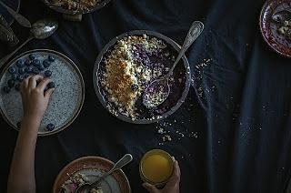 Crumble jabłkowo-borówkowy z wiórkami kokosowymi