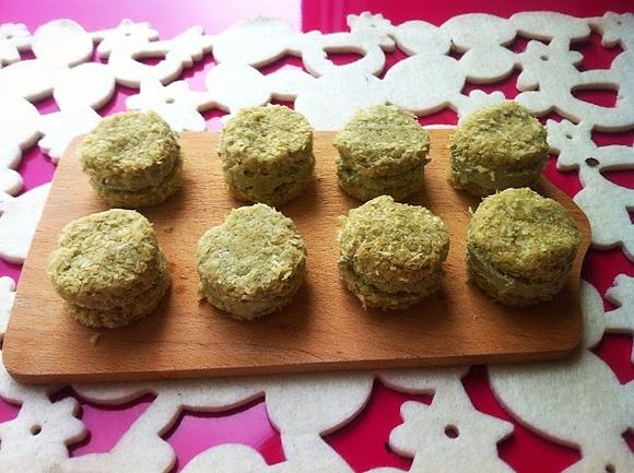 Kokosowo owsiane ciasteczka bez pieczenia z matcha