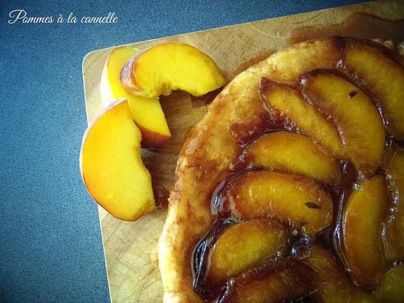 Tarte tatin z brzoskwiniami i tymiankiem