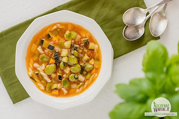 Zupa minestrone z bobem