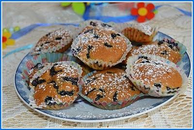Jagodowe babeczki w kropeczki