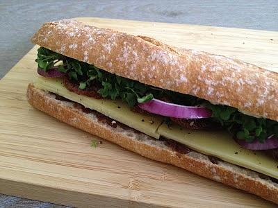 Kanapka z serem cheddar