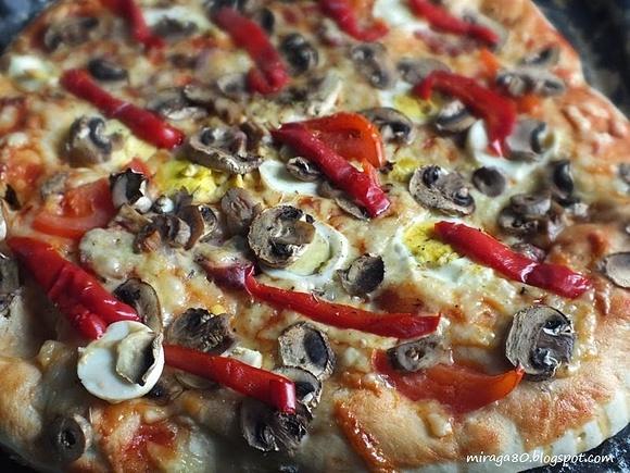 Pizza wiejska na grubym cieście