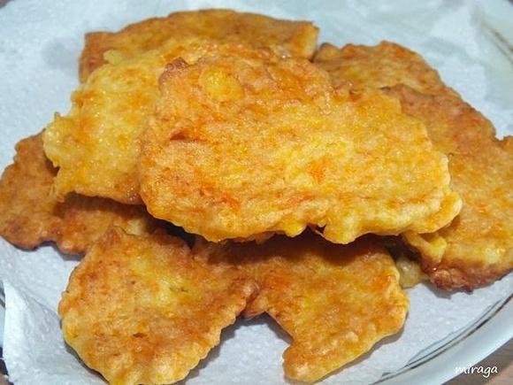 Placki marchewkowe z jogurtem i proszkiem do pieczenia