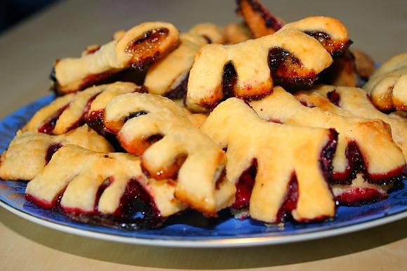 Ciasteczka grzebyczki z kremem czekoladowym i powidłami