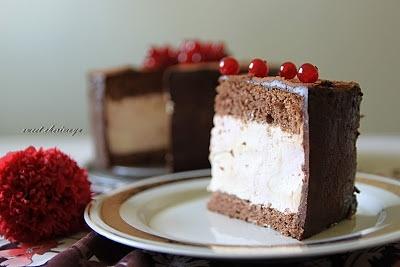 Urodzinowy tort piankowy