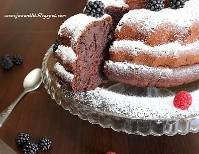 Czekoladowa babka z cukinią