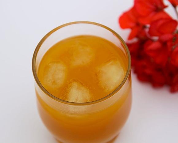 Herbata mrożona z mango