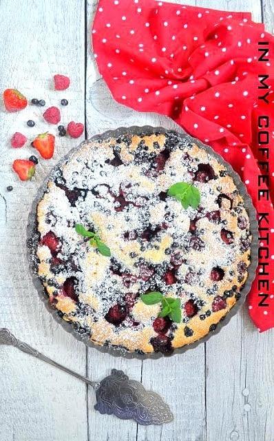 Tarta z letnimi owocami
