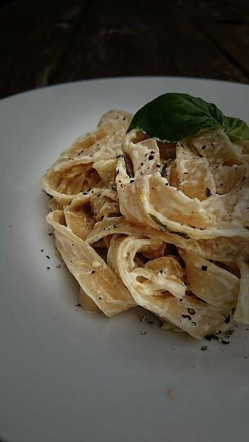 Pełnoziarniste tagiatelle z cytrynowym mascarpone