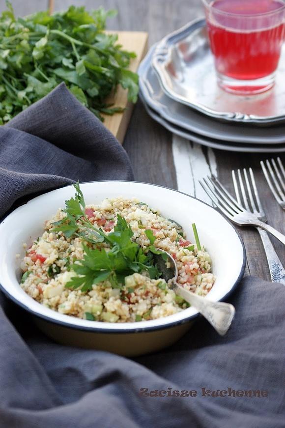 Tabbouleh - smak bliskiego wschodu z świeżych warzyw i ziół