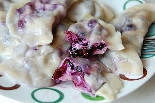 Pierogi z jagodami i twarogiem