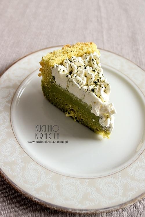 Biszkopt z delikatnym kremem o smaku zielonej herbaty matcha