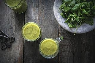 Ananasowo-szpinakowe smoothie