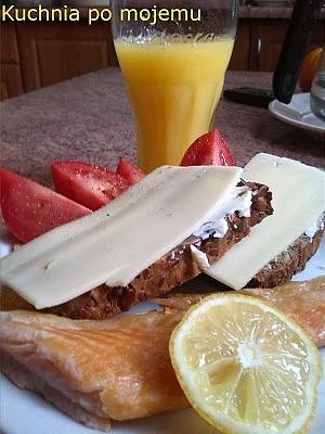 Pyszne szybkie śniadanie lub kolacja z pieczywem bez mąki