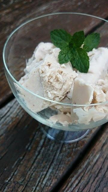 Lody z różowym pieprzem