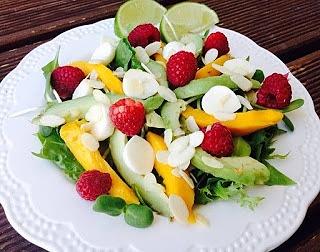Sałatka z awokado i mango