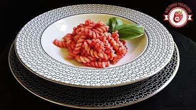 Makaron świderki z pesto ze świeżych pomidorów