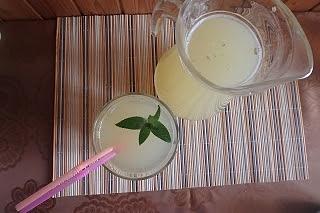 Lemoniada cytrynowa na lato