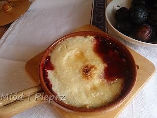 Zapiekana manna z czekoladą i śliwkami