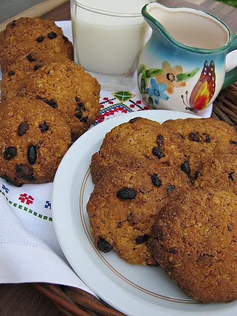 Ciasteczka owsiane z jagodami goji i likierem kawowym