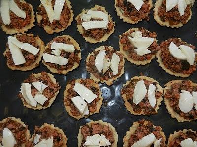 Babeczki z mielonym, bakłażanem i pieczarkami na imprezę