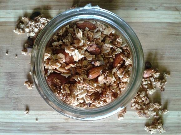 Granola z płatków owsianych, migdałów i pestek dyni