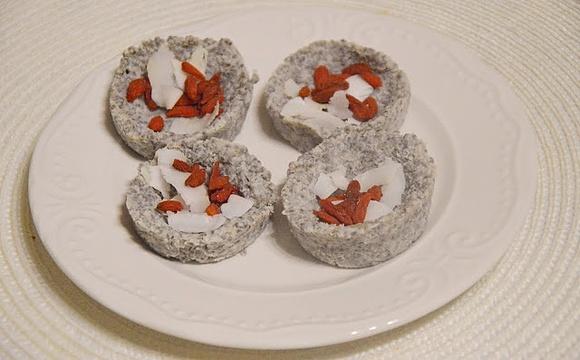 Raw kokosowe talaretki z jagodami goji