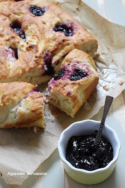 Drożdżówka z dżemem