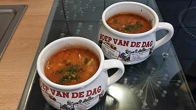 Zupa pomidorowa - szybki i delikatny obiad na lato