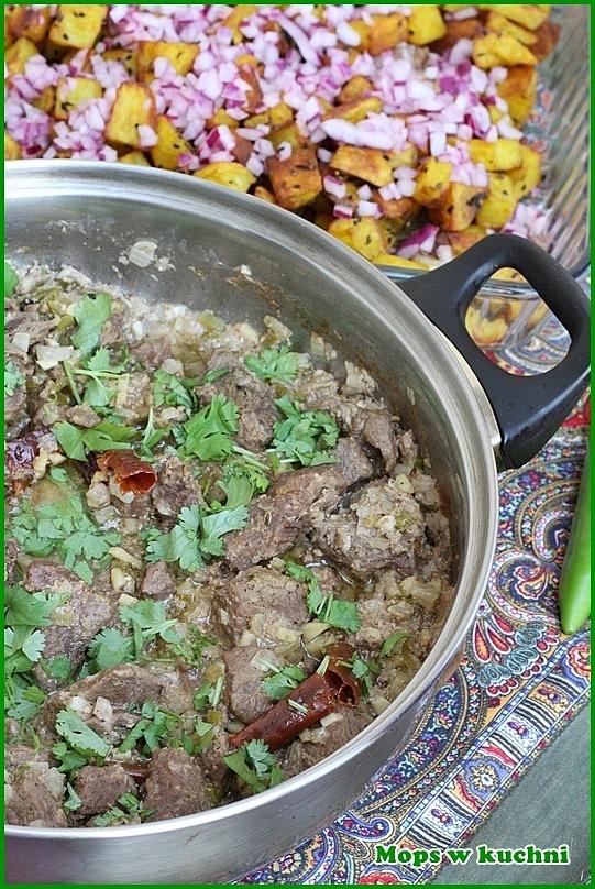 Wołowina gotowana z chilli i przyprawami