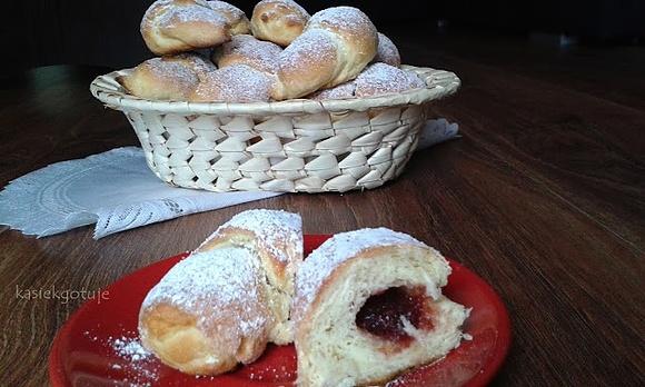 Miękkie i puszyste Rogaliki Drożdżowe